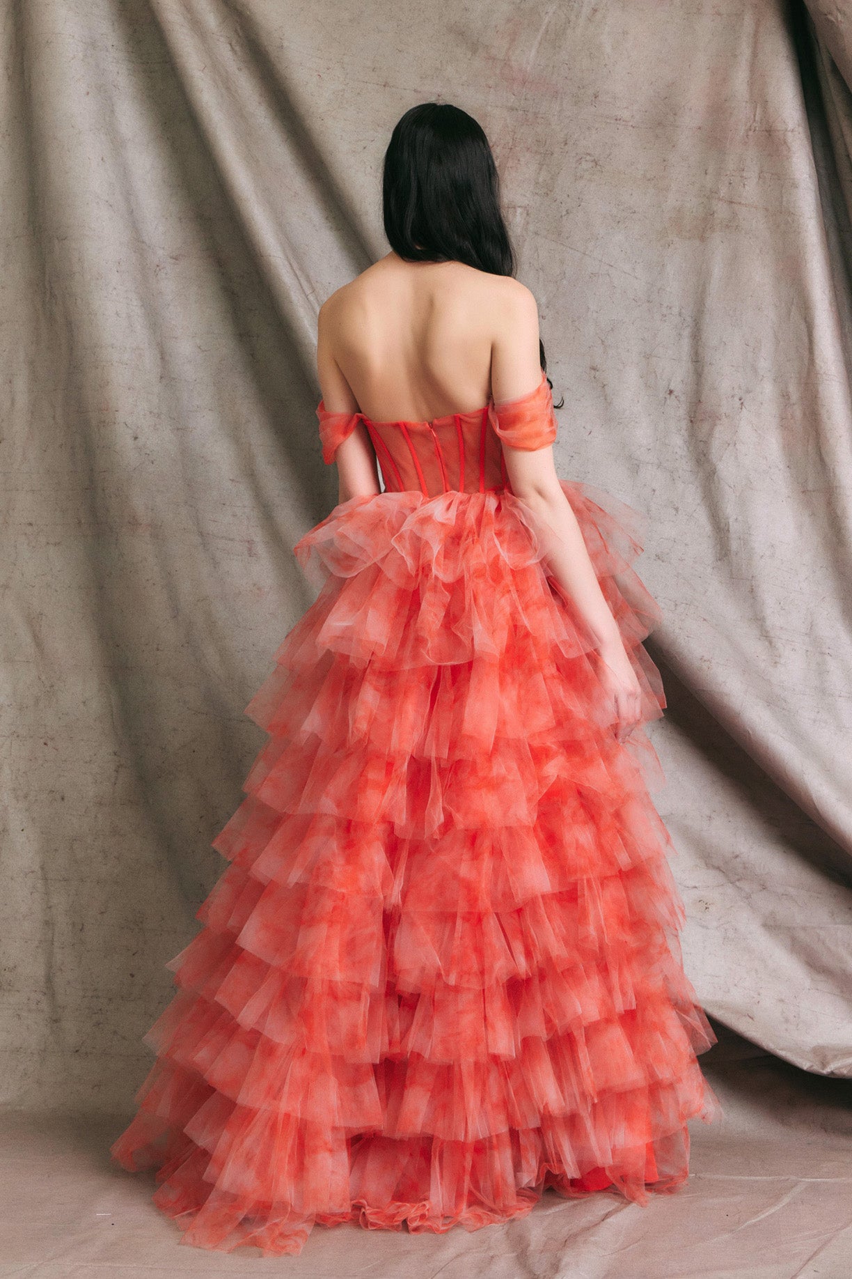 Vestido En Línea A, Escote en Corazón y Hombros Fuera Orange.