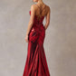 Vestido Con Cuello V, abertura y Cordones en la Espalda Color Red.