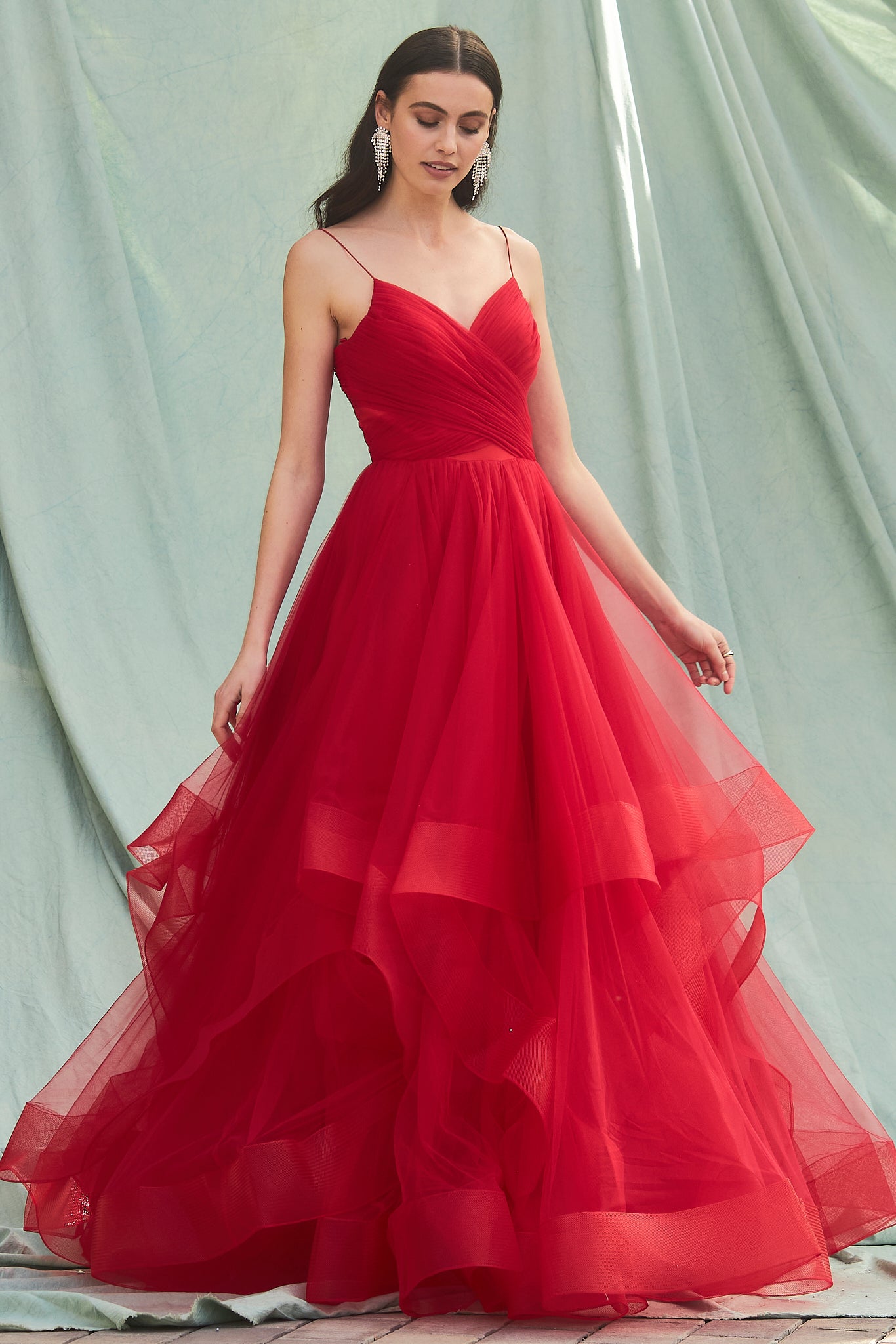 Vestido cruzado con tirantes y caída en V Colores Red y Royal