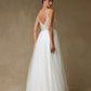 Vestido de Novia en Corte A, de Tul con Aplicaciones de Cuentas, Lentejuelas y Perlas, Con Tirantes y Cuello en V, Color Off White