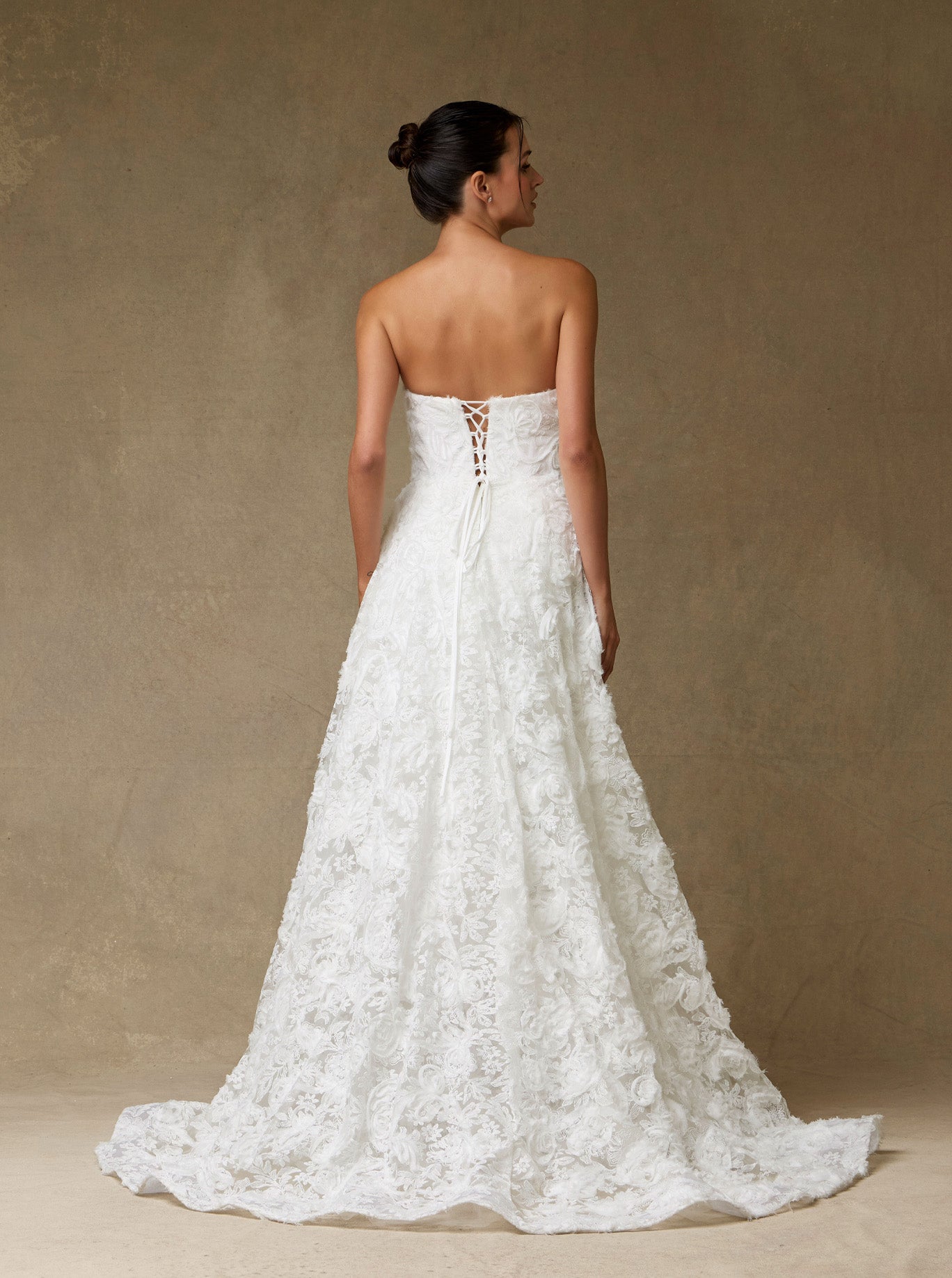 Vestido de Novia Midi Con Cauda Color Off White