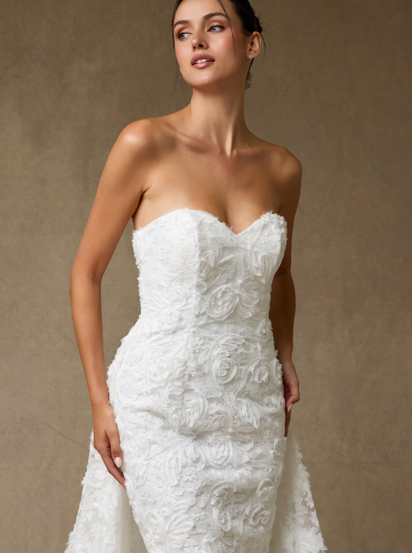 Vestido de Novia Midi Con Cauda Color Off White