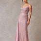 Vestido Corte Sirena Con Tirantes Con Funda de lado Color Blush.