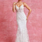Vestido de Novia Corte Sirena Escote en Pico y con Cinturon Fijo.