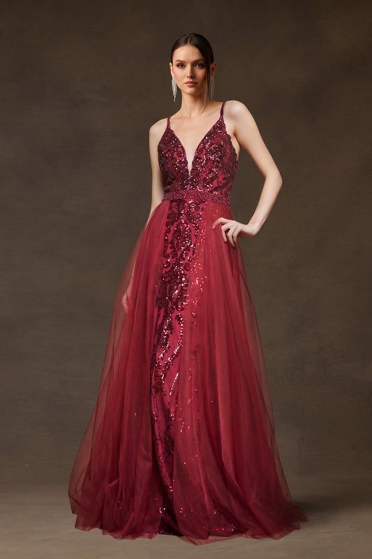 Vestido Bordado con Tirantes y Sobrefalda de Tul, Colores Burgundy y Rse Gold