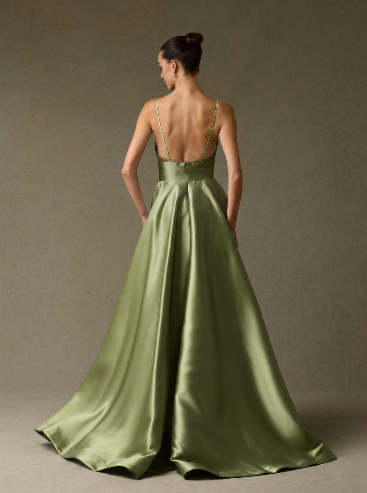 Vestido Corte en A con Tirantes y Escote en V, Varios Colores