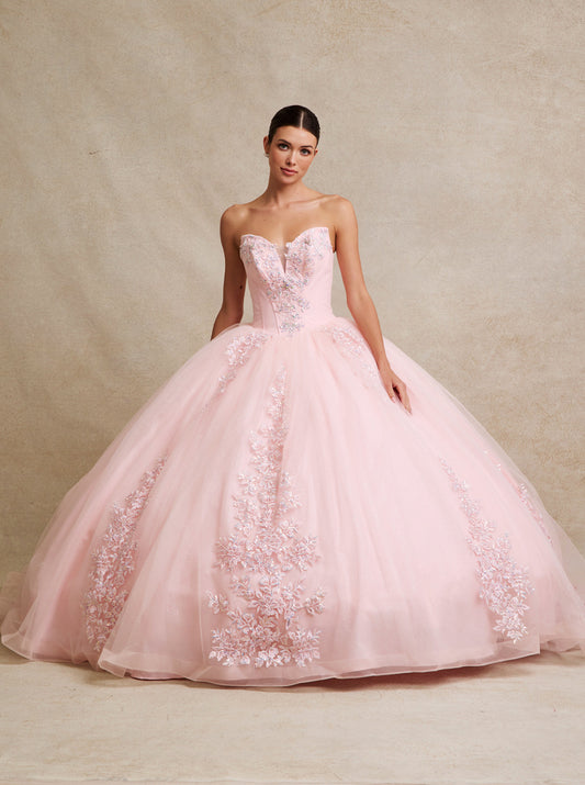 Vestido Quinceañrea Sin Tirantes, Escote Corazón y en la Espada con Cordones Colores Color pink
