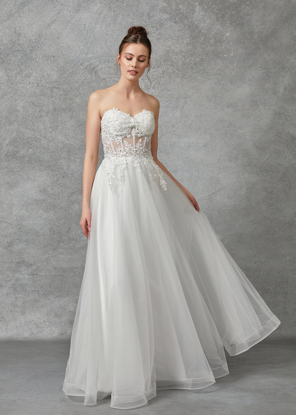 Vestido de Novia de Tul Bordado en Corte A con Mangas al Hombro Desmontables
