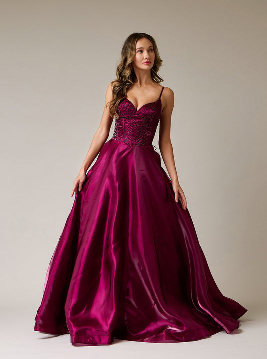 Vestido Corte en A de Organza, con Escote Corazón con Bolsillos y en la Espalda, Color Plum