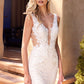 Vestido de Novia de Encaje Avery con Escote Profundo en V y Cauda, Color Off White