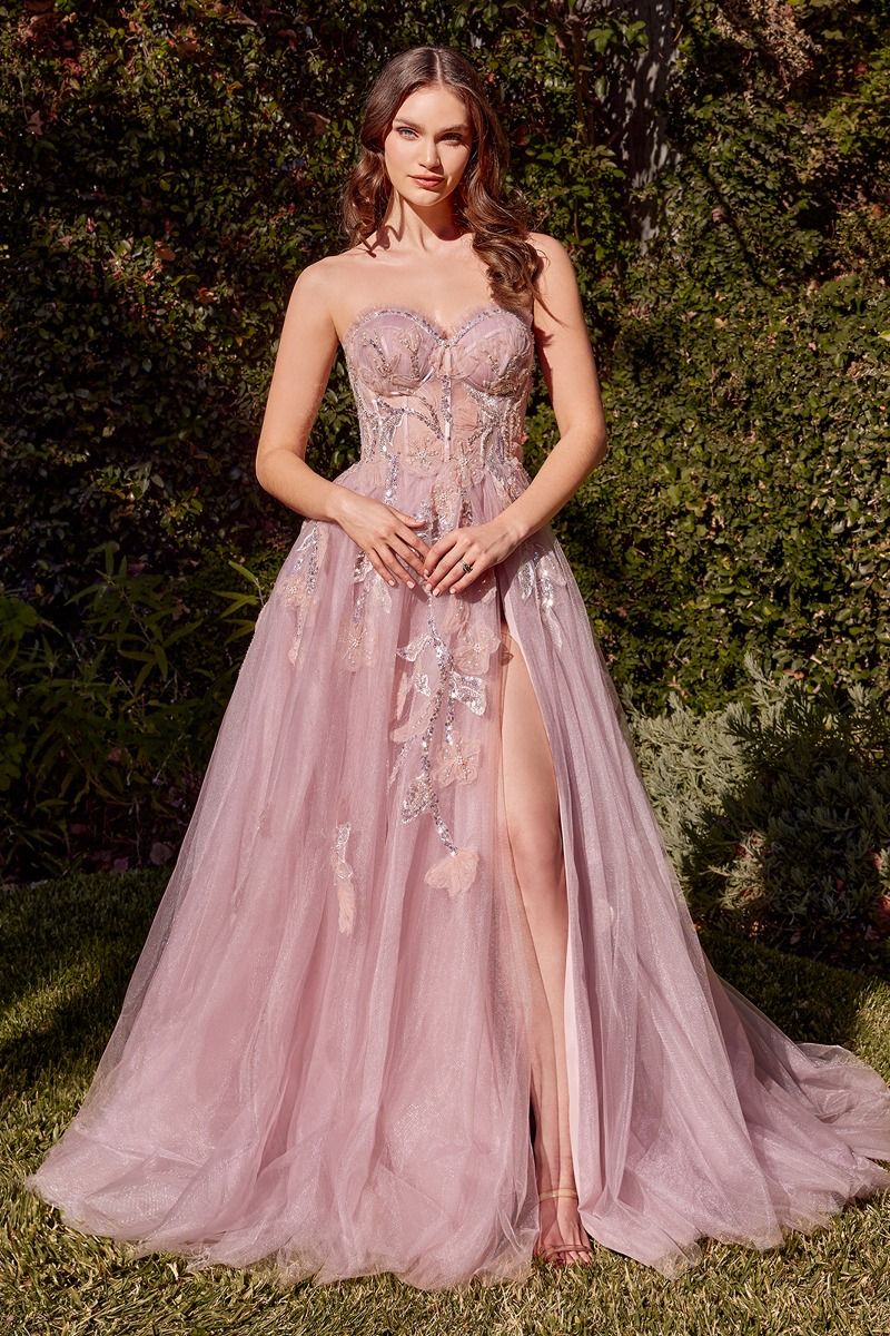 Vestido de Gala en Corte A, Escote de Corazón, Corpiño y Falda con Apliques de Encaje y Brillos, Colores  Blush y Paris Blue