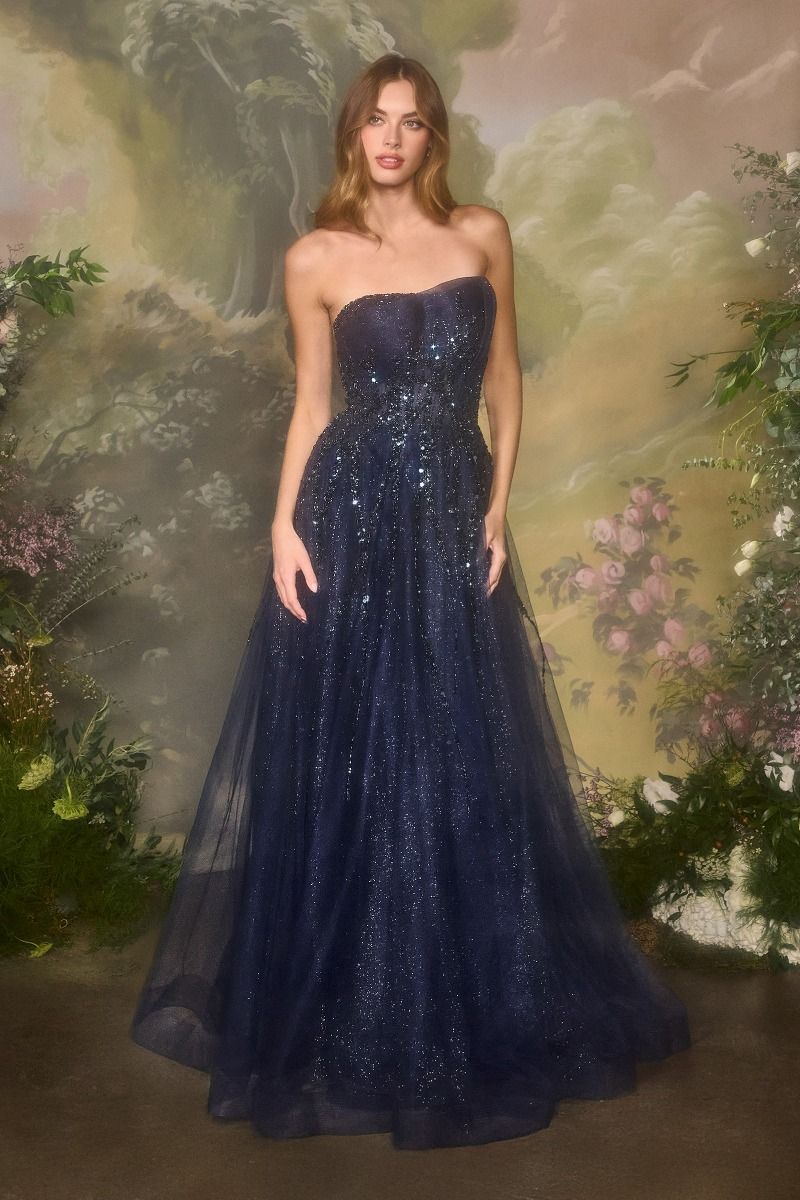 Vestido En la Línea A  sin tirantes con patrón de cuentas verticales y apliques florales en 3D.(Varios Colores)