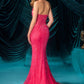 Vestido Corte Sirena Escote esculpido sin tirantes con apliques de pétalos de cuentas dimensionales Color  Fuchsia.