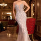 Vestido Corte Sirena Escote pronunciado, tirantes finos y motivo de encaje con cuentas Color Silver Nude.