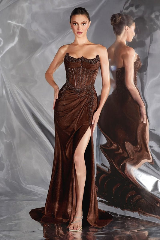 Vestido con Escote de Corazón sin Tirantes con Corpiño Tipo Corsé con Cuentas y Abertura Alta. (Varios Colores)