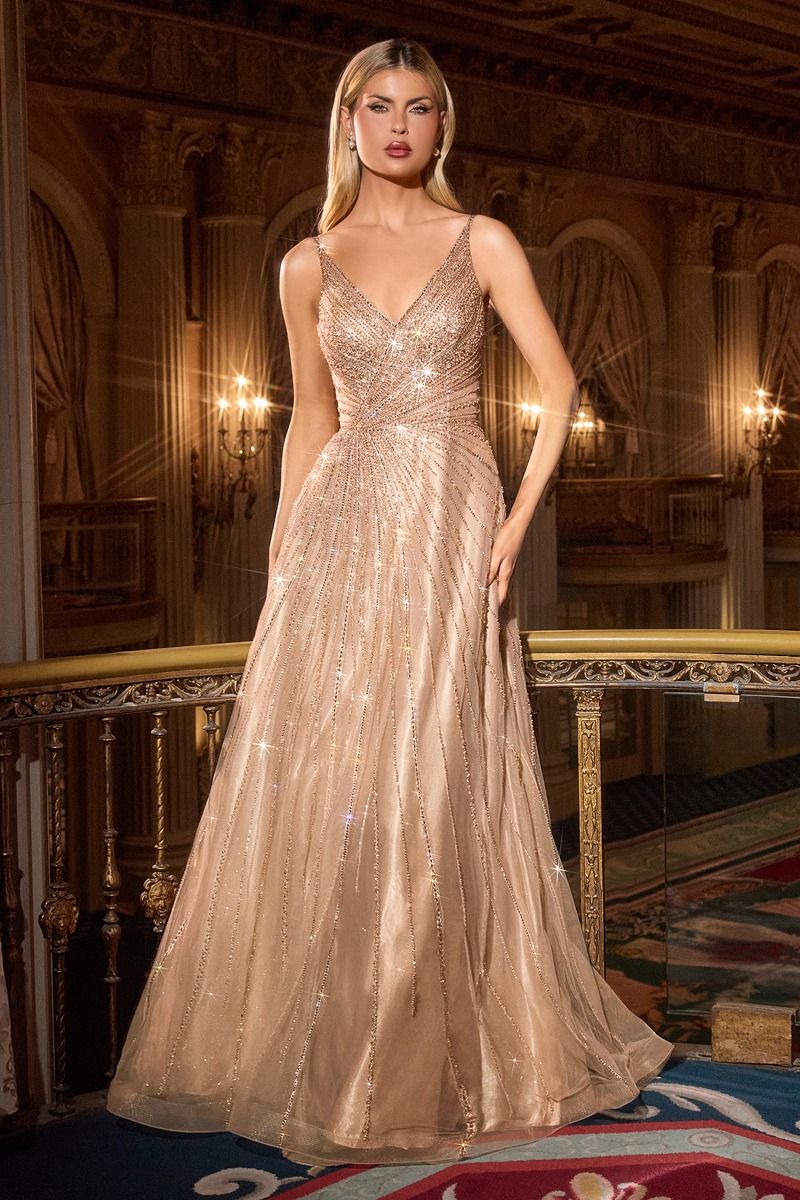 Vestido Corte en A de Tul con Cuentas, Escote en V, Color Mocha Gold