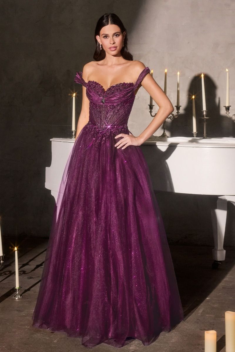 Vestido de Gala Escote con Hombros Descubiertos, Tirantes de Tul Drapeado y Corpiño Completamente Adornado (Varios Colores)