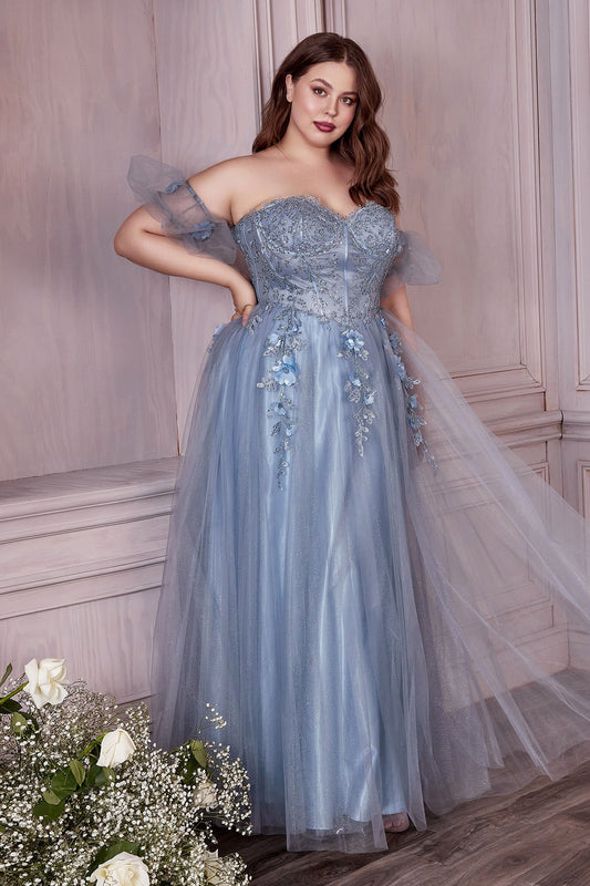 Vestido  Curvy de Tul con Escote de Corazón Bordado, Colores Champagne y Smoky Blue