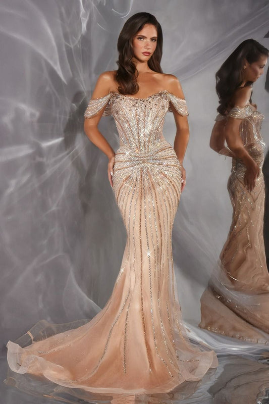 Vestido Corte Sirena con Corsé Transparente, Hombros Descubiertos Adornado con Cristales, Color Gold
