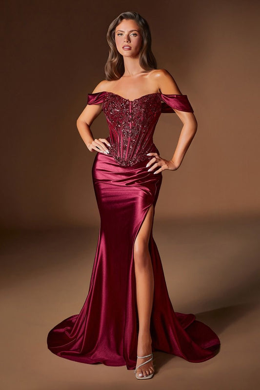 Vestido Entallado, Hombros Descubiertos y Escote Corazón, Falda de Satén y Corsé Adornado, Color Burgundý