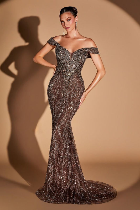 Vestido Entallado, Escote de Corazón con Hombros Descubiertos, Aplicaciones con Cristales y Lentejuelas, Colores Blue y Silver Nude