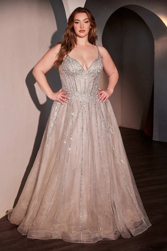 Vestido en Línea A  Capas de Tul Curvy, Color Silver