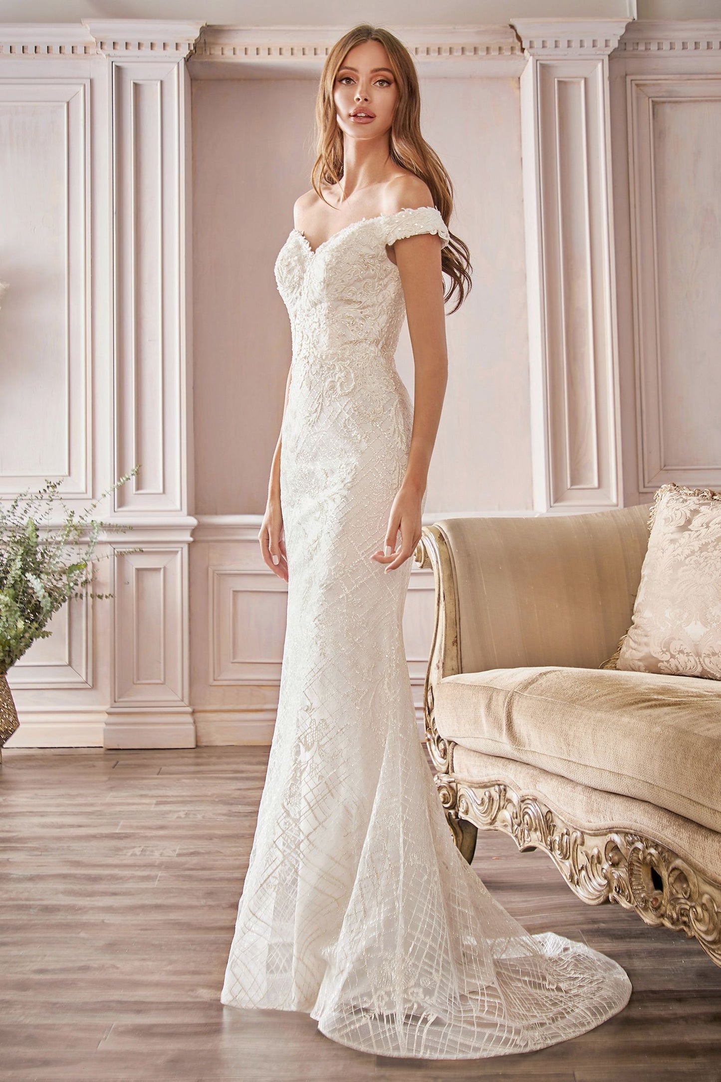 Vestido de Novia orte Sirena con Hombros descubiertos Color Offe White.