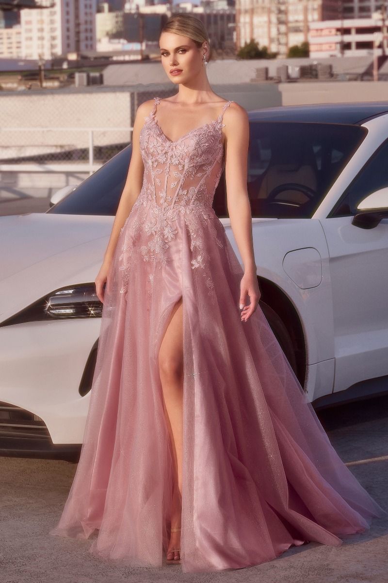 Vestido en Línea A Con Capas de Tul Color Mauve