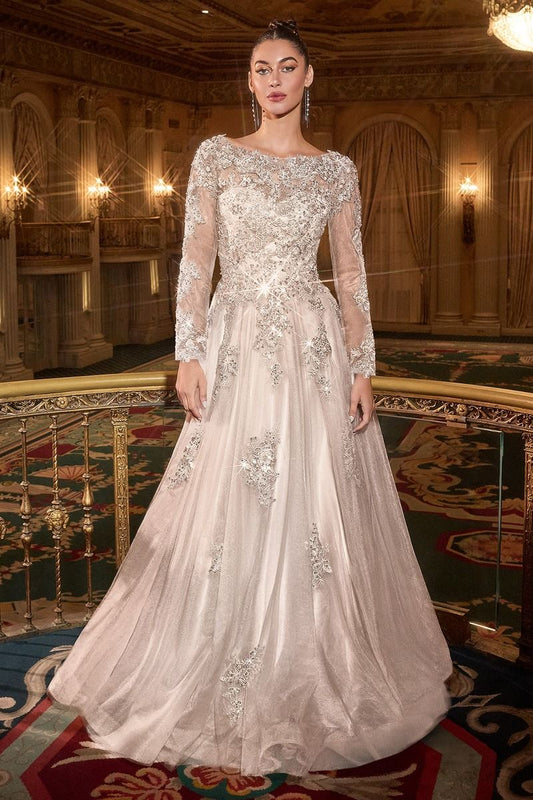 Vestido de Novia en Línea A con  Escote alto, mangas tres cuartos y espalda en V Color Off White