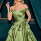 Vestido con  Escote con hombros descubiertos, cintura plisada estructurada y corpiño fruncido.