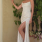 Vestido de Novia Escote drapeado, corpiño esculpido, tirantes extraíbles.Color Off White