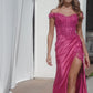 Vestido Corte Ajustado, Tela Satinada, Apliques Florales y Cuentas. (Varios Colores)