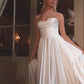 Vestido de Novia de Satén en Corte A con Escote Plisado, Tirantes finos y elegante abertura en la pierna., Color Off White.