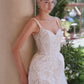 Vestido de Novia , Escote corazón con tirantes delicados, cinturilla de tul fruncido y lazo extragrande en la cadera. Color Off White Nude