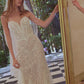 Vestido de Novia con Escote de Corazon con Motivo de Hojas con Cuentas y Capas de Tul, color Off White