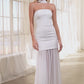 Vestido de Novia Escote sin tirantes, corpiño de satén limpio, falda de gasa plisada suave. Color Off White