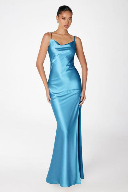 Vestido Recto con Tirantes, Escote de Espalda Profundo y Abertura en la Pierna (Varios Colores)