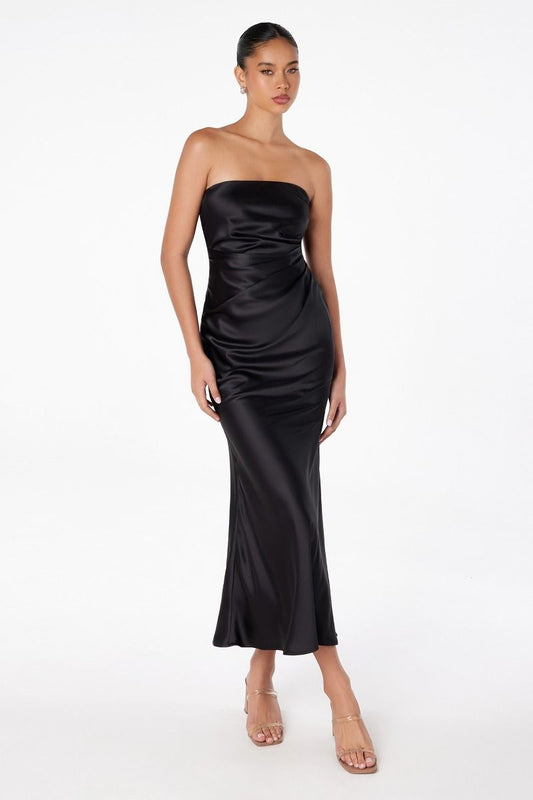 Vestido de Fiesta de satín Brilloso con escote en la Espalda (Varios Colores)