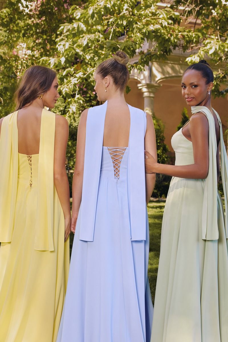 Vestidos de chiffon con escote en V y tirantes decorados con cuentas Coral Tallas Grandes