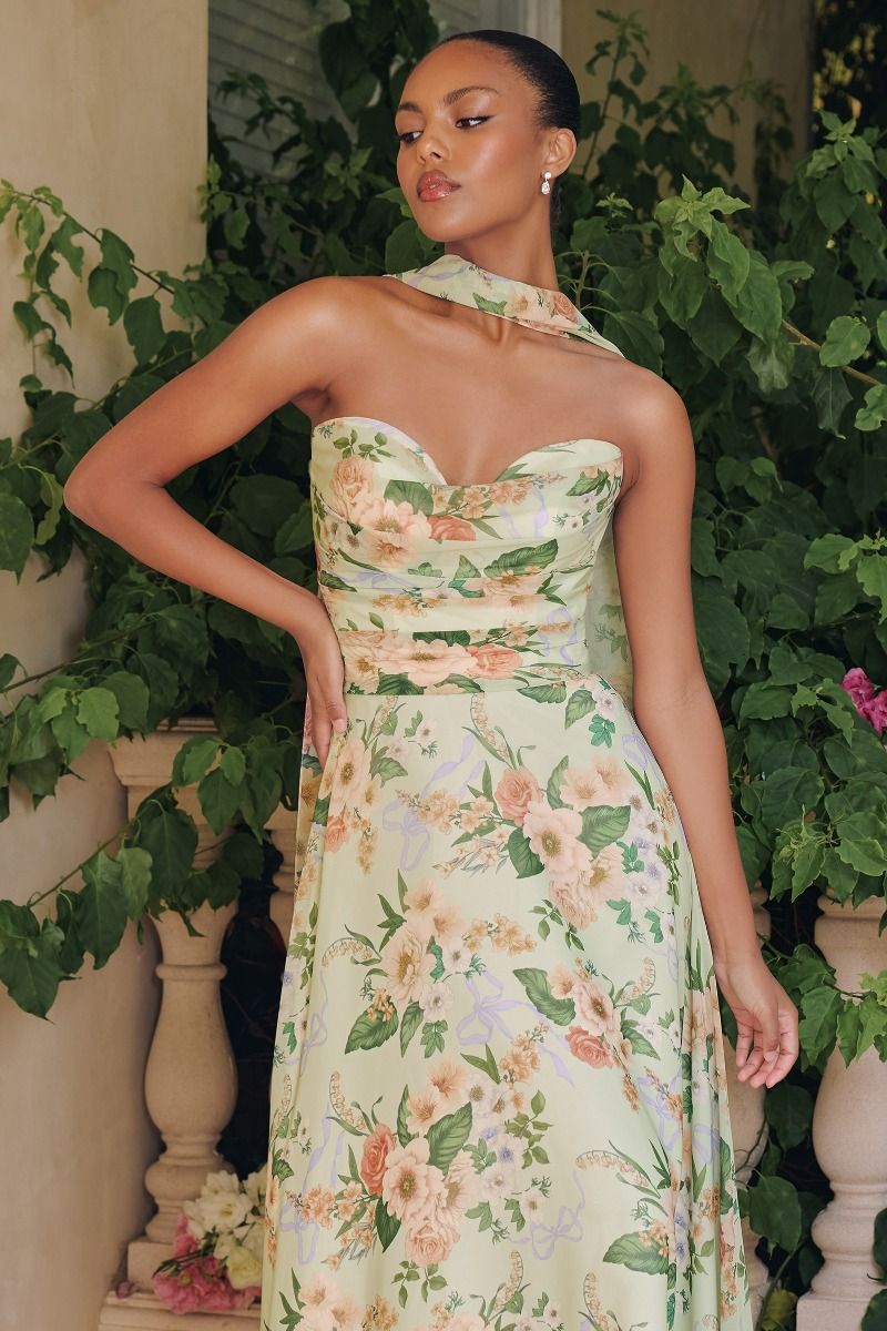 Vestido Escote corazón, corpiño fruncido, pañuelo de gasa desmontable Color Sage.