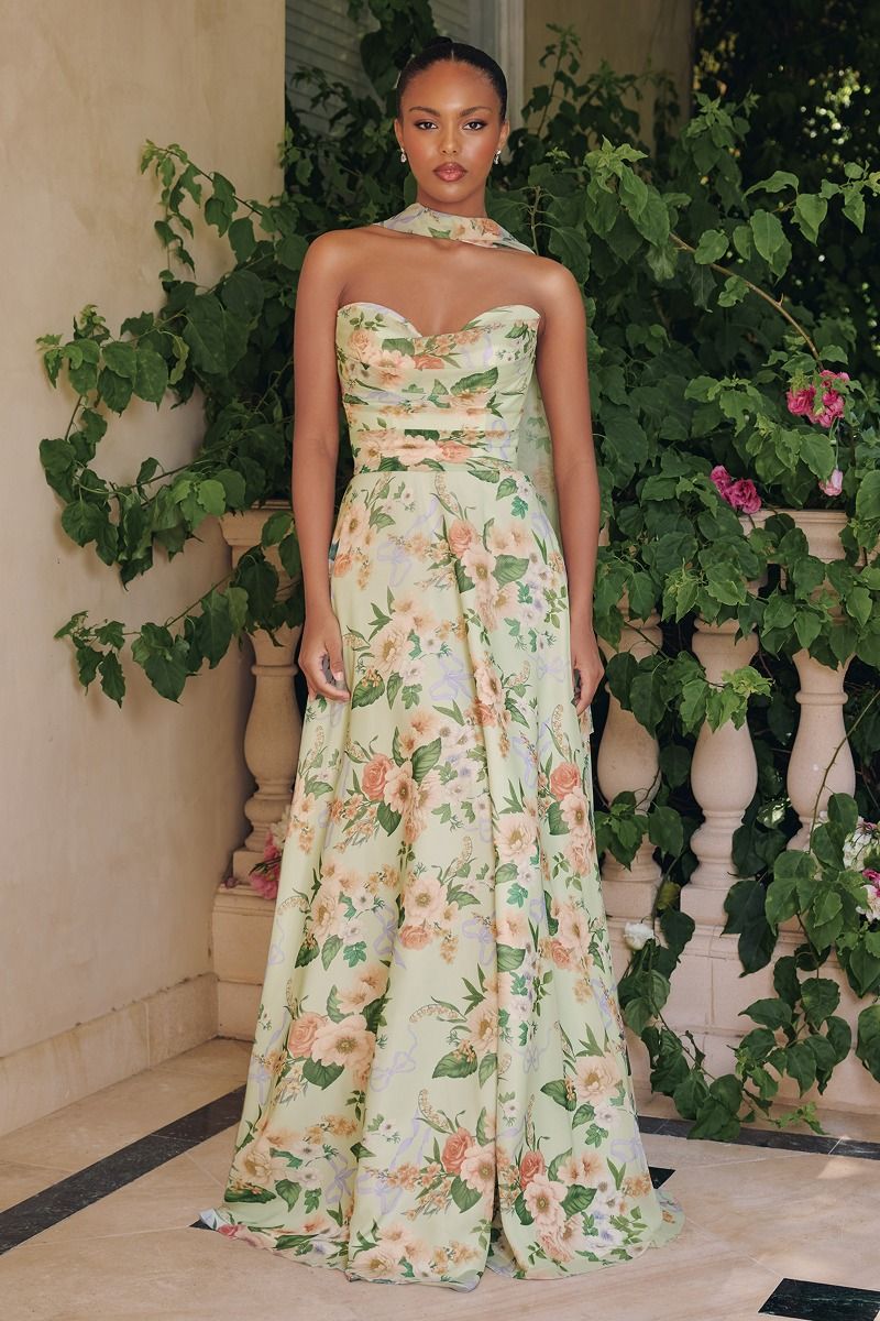 Vestido Escote corazón, corpiño fruncido, pañuelo de gasa desmontable Color Sage.