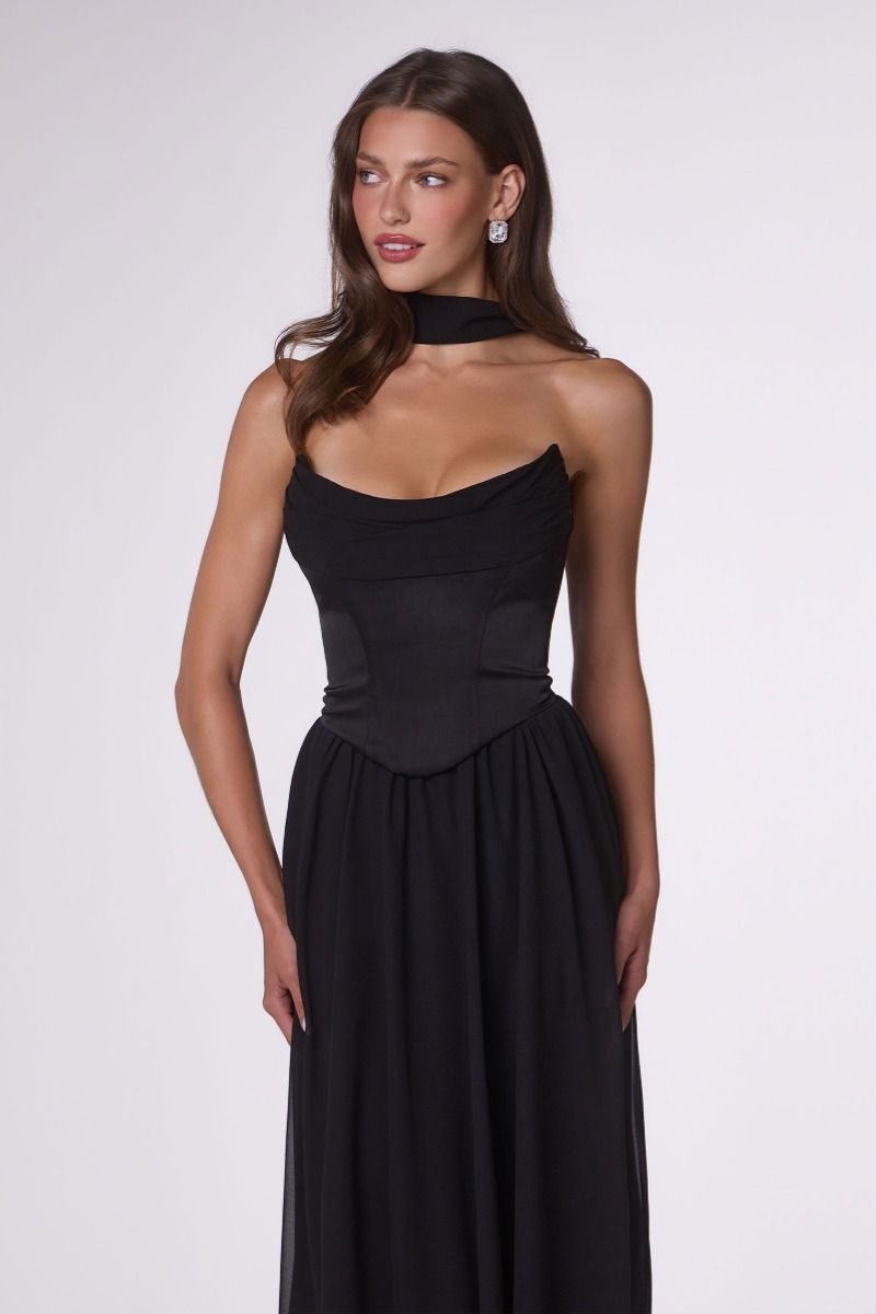 Vestido en corte A, Corpiño de Satén con Escote Drapeado, Falda Fluida de Gasa (Varios Colores)