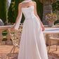 Vestido de Novia en Corte A, Escote Drapeado y Bufanda a Juego, Color Off White