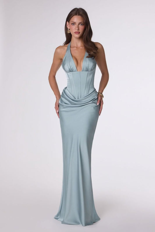 Vestido Ajustado con Escote Halter Pronunciado, Corpiño Estilo Corsé, Falda de Satén Drapeada y Espalda Descubierta, Colores Blue y Mulberry