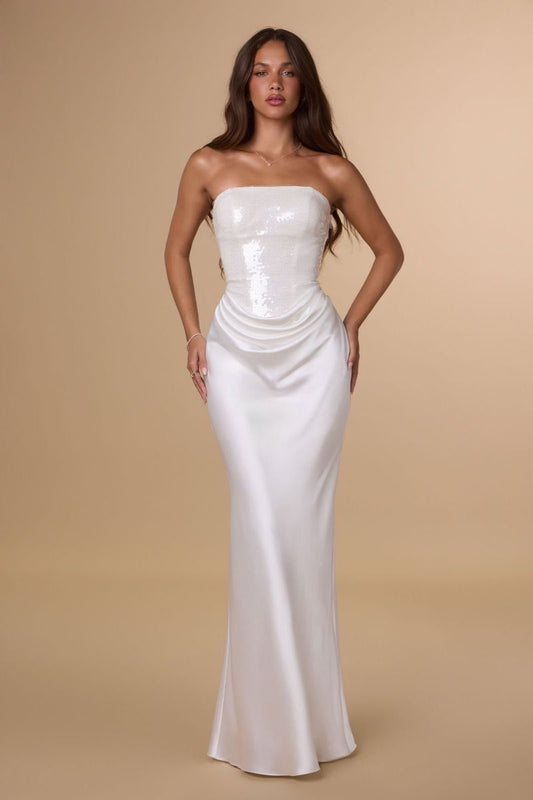 Vestido de Novia Recto Ajustado, Corpiño Palabra de Honor con Lentejuelas, Falda de Satén Drapeada, Color Off White