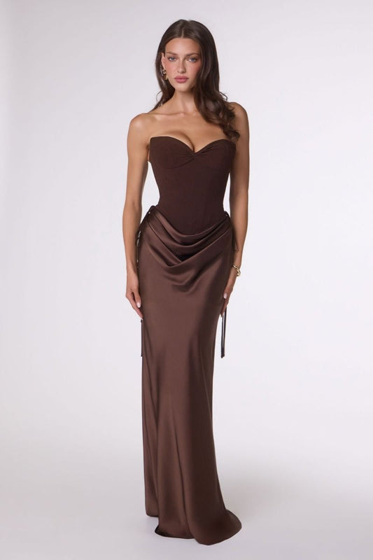 Vestido de Novia Corte Recto, Corpiño con Escote Corazón y Falda Desmontable, Colores Black y Espresso