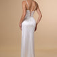 Vestido de Satén Ajustado con Escote Corazón Drapeado, Fruncido en la Cadera y Abertura en la Pierna, Color Off White