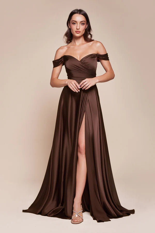 Vestido en Línea A de Satén con Hombro descubierto  Curvy (Varios Colores)
