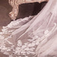 Velo de Tul con Borde Floral con Cuentas en Forma Redondeada, Color Off White
