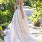 Vestido de Novia Escote profundo con ilusión, tirantes de encaje floral y corpiño de encaje 3D